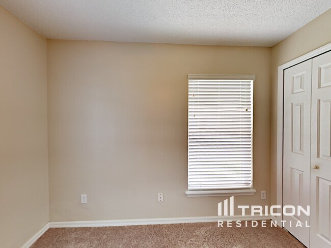 Building Photo - 2880 Lockwood Boulevard Deltona FL