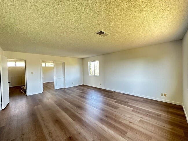 Building Photo - Benicia House in a Desired Location