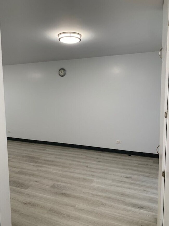 Building Photo - 3350 Sierra Dr
