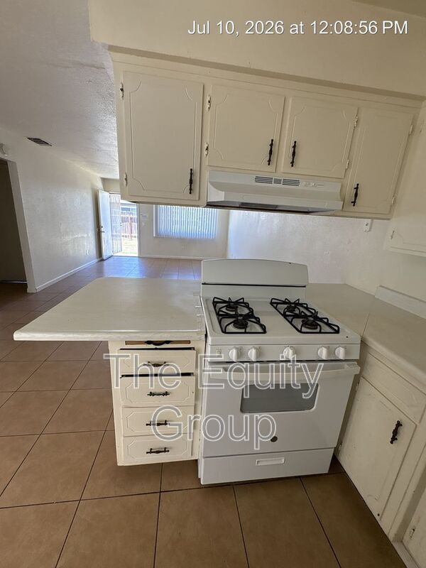 Building Photo - 81 E Hazelwood Dr