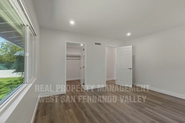 Building Photo - Beautifully Remodeled Single Family Home with Pool