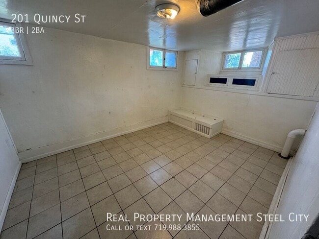 Building Photo - 201 Quincy St