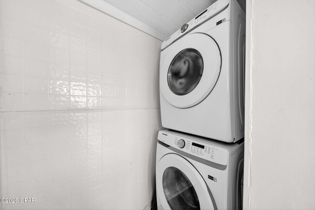 Building Photo - 1114 McKenzie Ave