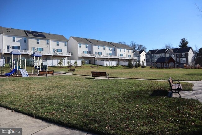 Building Photo - 585 Cross Chase Dr