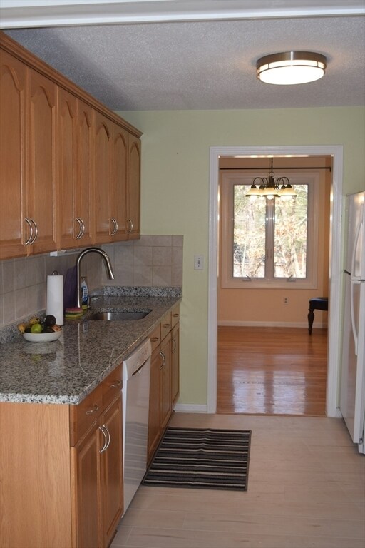 Building Photo - 11 Hilltop Ln