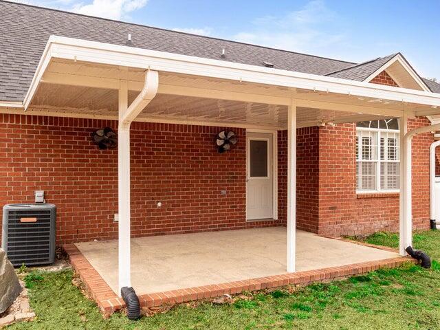 Building Photo - 655 Torrey Pines Dr