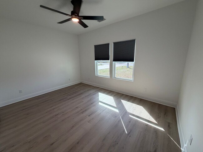 Building Photo - 1303 Louisiana Ave