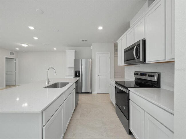 Building Photo - 2214 Lovely Ln