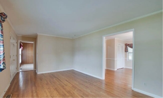 Building Photo - 11207 Crestfield Dr SE