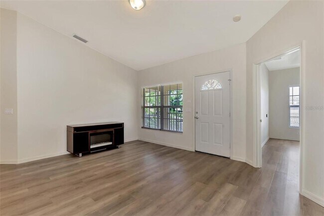 Building Photo - 400 Mirabella Cir