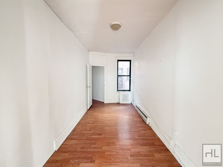 Building Photo - STARR STREET / Spacious Bushwick 2-Bed 1-Bath / Amazing Location