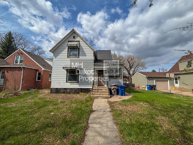 Primary Photo - 502 E 3rd Ave