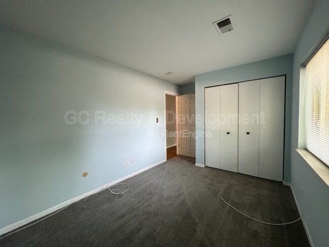 Building Photo - 709 Central Rd