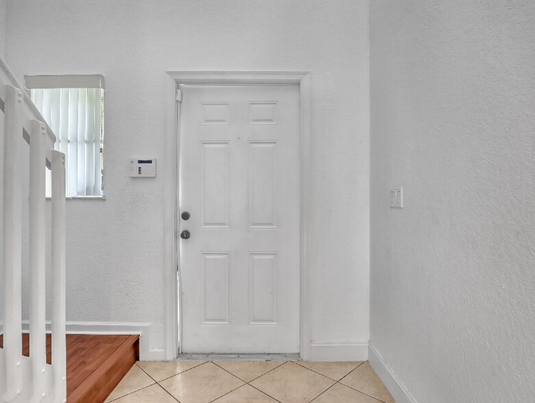 Building Photo - 681 Imperial Lake Rd