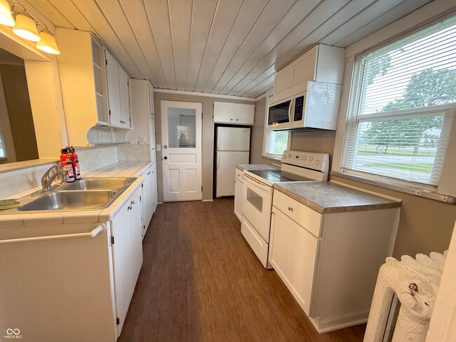 Building Photo - 512 N Pearl St