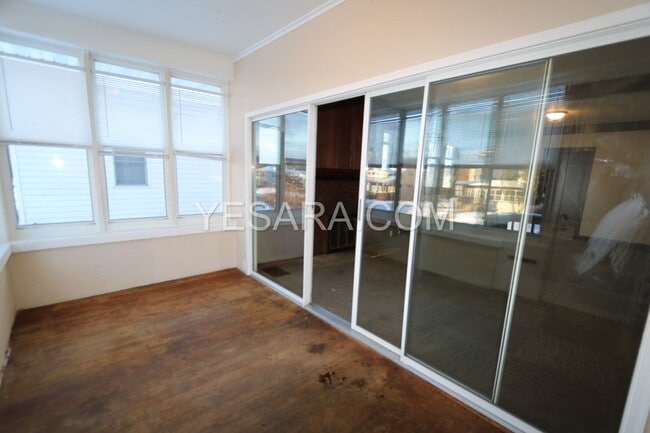 Building Photo - 2 Bedroom 1 Bath