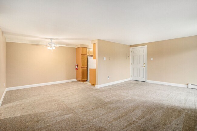 Building Photo - Almont Terrace