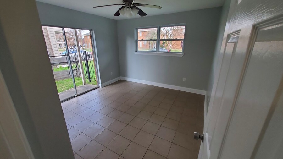 Building Photo - 3673 Martinique Ave