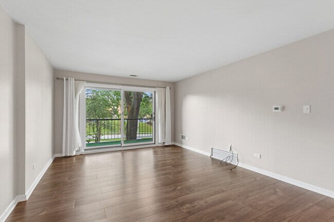 Building Photo - 7510 Farmingdale Dr
