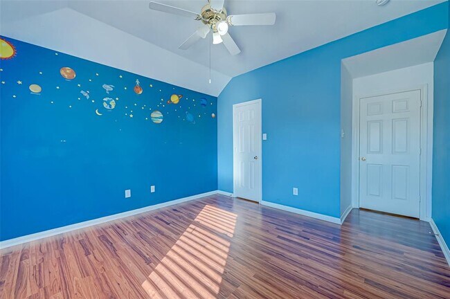 Building Photo - 1606 Maryvale Dr