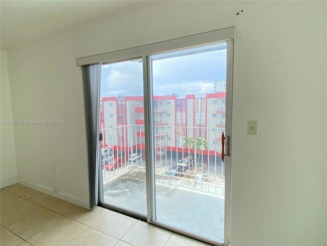 Building Photo - 1655 W 44th Pl