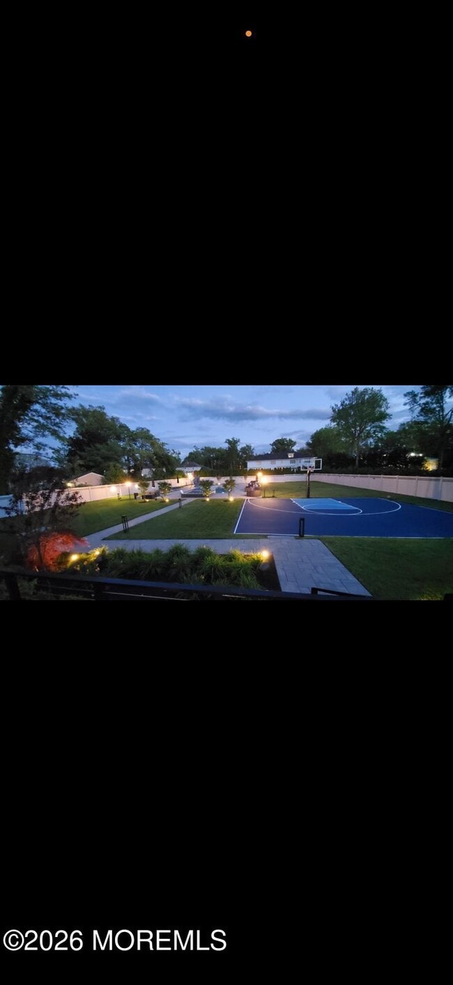 Building Photo - 107 Grant Ave