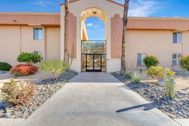 Primary Photo - 400 N Sunrise Way