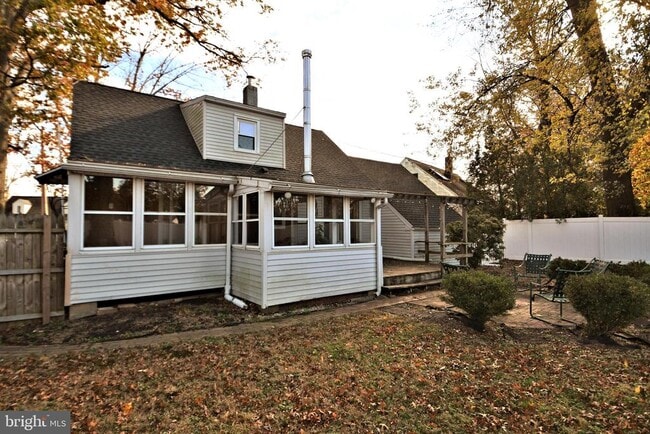 Building Photo - 660 Osborne Ave