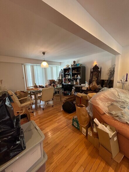 Building Photo - 22 Broadlawn Park