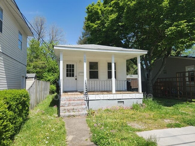 Primary Photo - 1002 Woronoca Ave