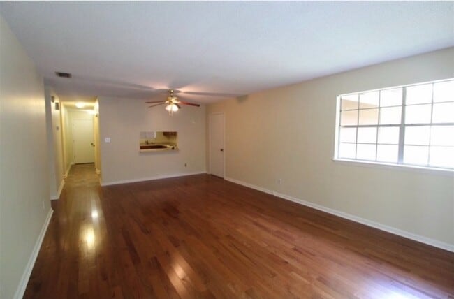 Building Photo - 266 N Villas Ct