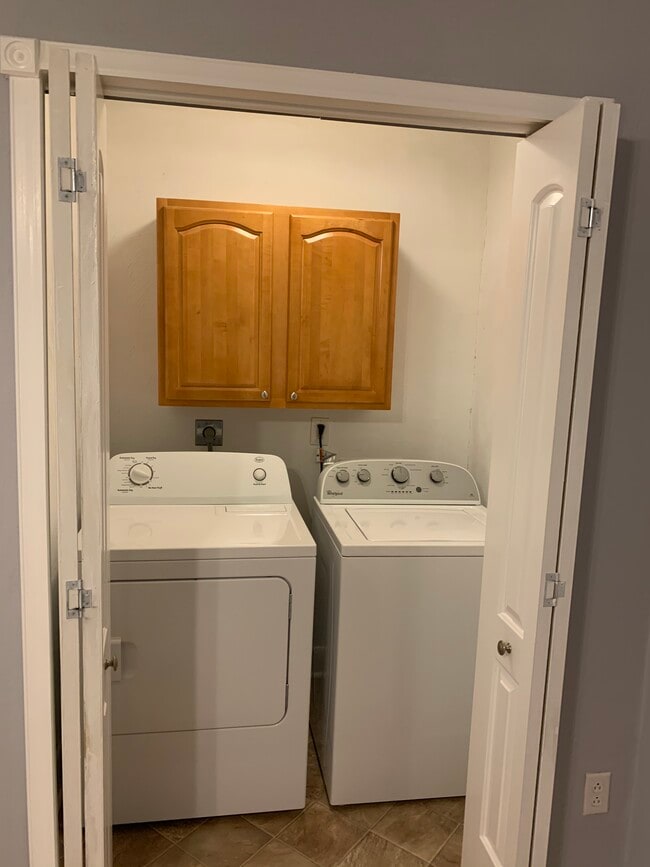 Building Photo - 5758 E Hastings Arch