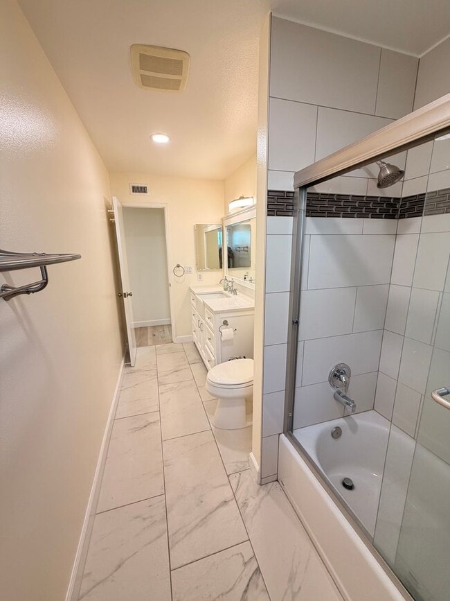 Building Photo - Remodeled 3 Bedroom Cerritos House For Rent with Central AC!