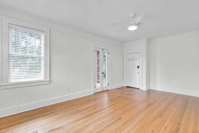 Building Photo - 201 E 48th St