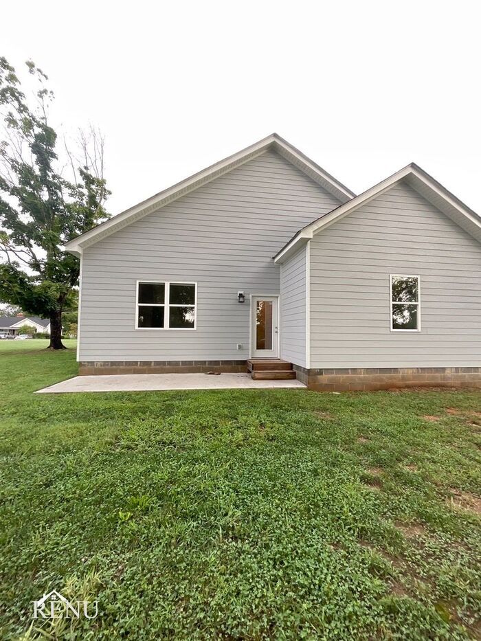 Building Photo - 212 McBrien Rd