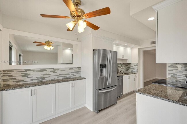 Building Photo - 1201 S Ocean Dr