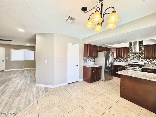 Building Photo - 5830 Deer Valley Dr