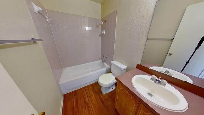 Building Photo - 1108 Leslie Cir
