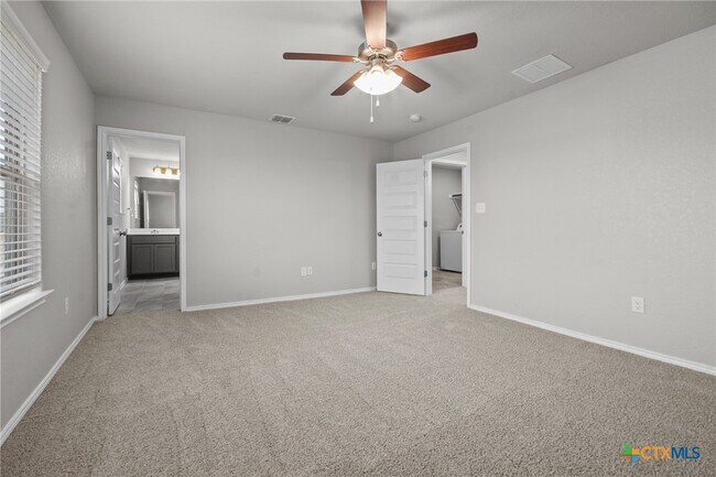 Building Photo - 271 Kinsley Wy