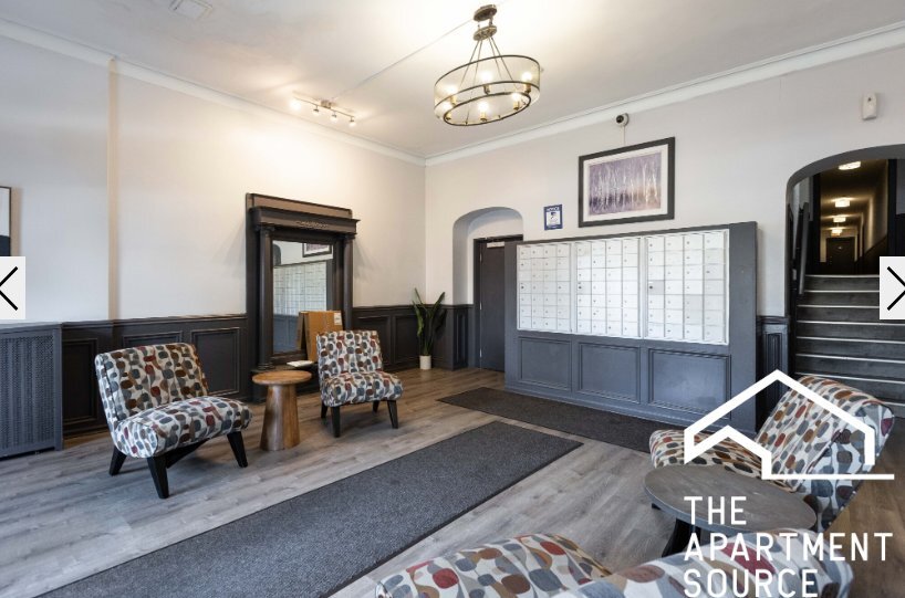 Building Photo - 739 W Belmont Ave