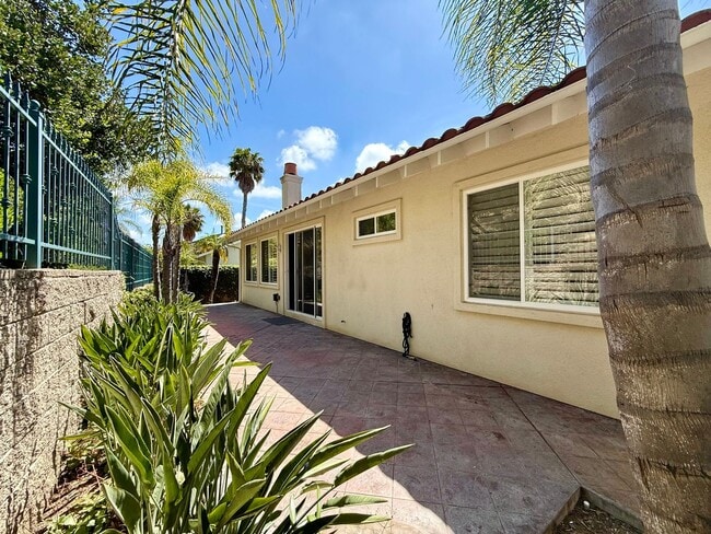 Building Photo - Gated 4 Bedroom 3 1/2 Bath Two Story Home