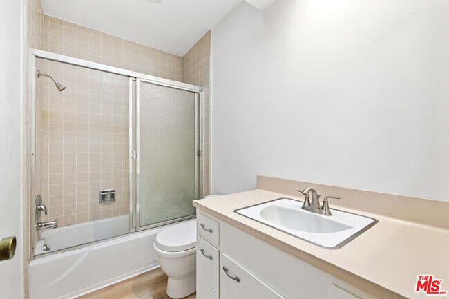 Building Photo - 8900 Alto Cedro Dr