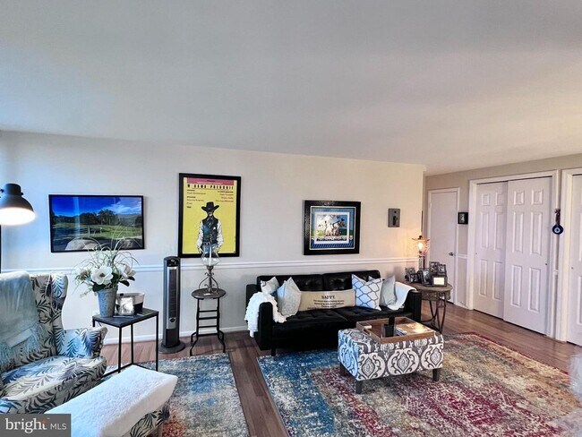 Building Photo - 600 Roosevelt Blvd