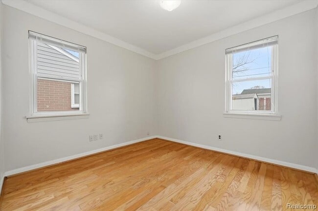 Building Photo - 1198 E Hudson Ave