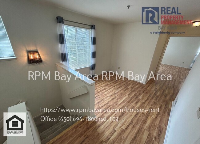 Building Photo - Bright and Airy 2BD 2.5 BTH Townhouse in Daly City
