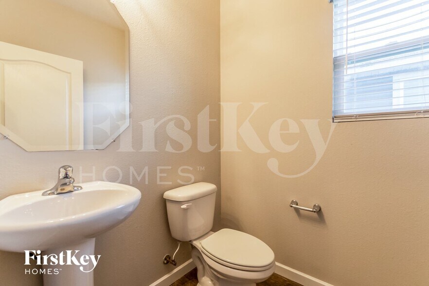 Building Photo - 8369 Cape Fox Dr