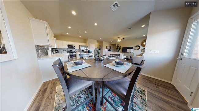 Building Photo - 604 Klynes Dr