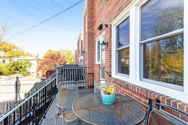 Building Photo - 5012 3rd St NW