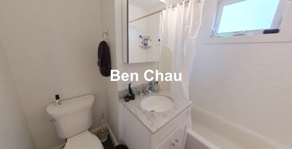 Building Photo - 17 Ashland St