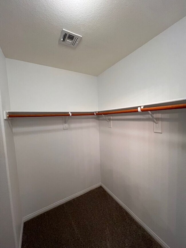 Building Photo - Gated Community - Southwest